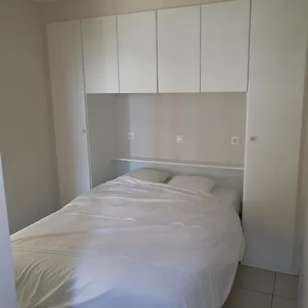 Bella Plaza 아파트