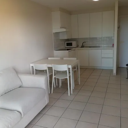 Bella Plaza דירה *